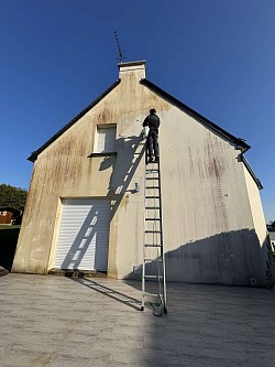 Traitement anti mousse sur pignon avec hydrofuge intégré